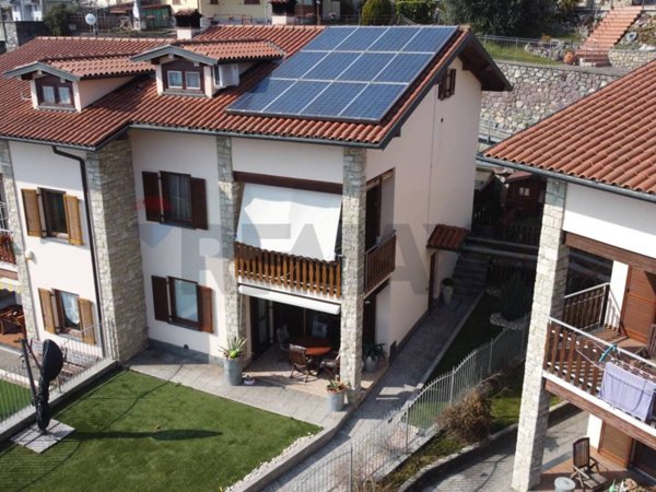 casa indipendente in vendita a Costa Volpino