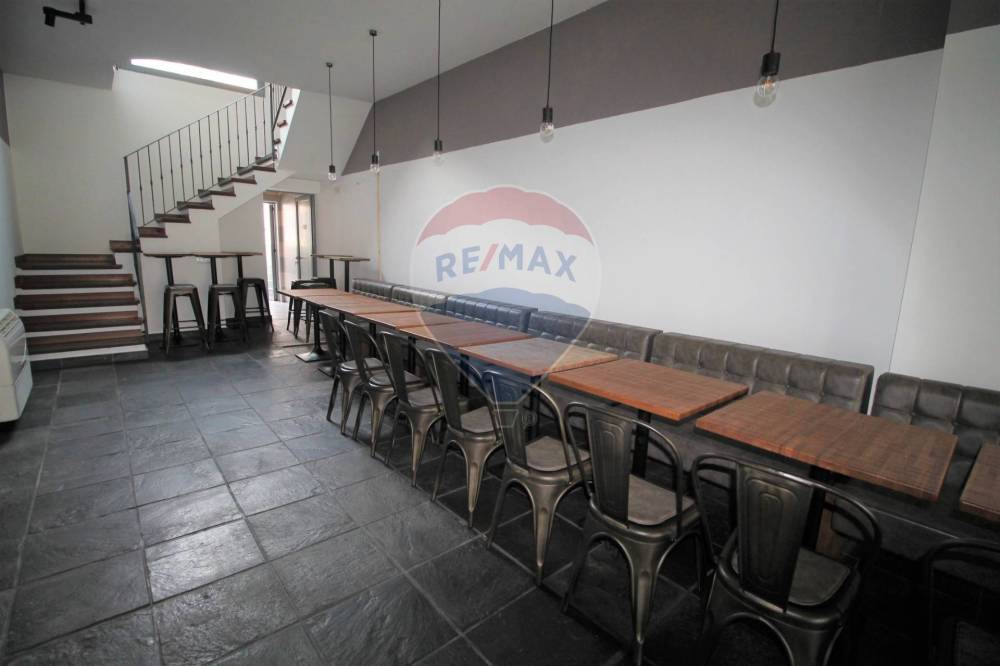 locale commerciale in vendita a Costa Volpino