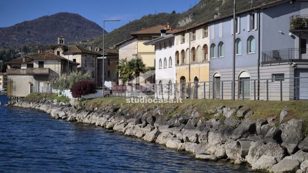 appartamento in vendita a Costa Volpino