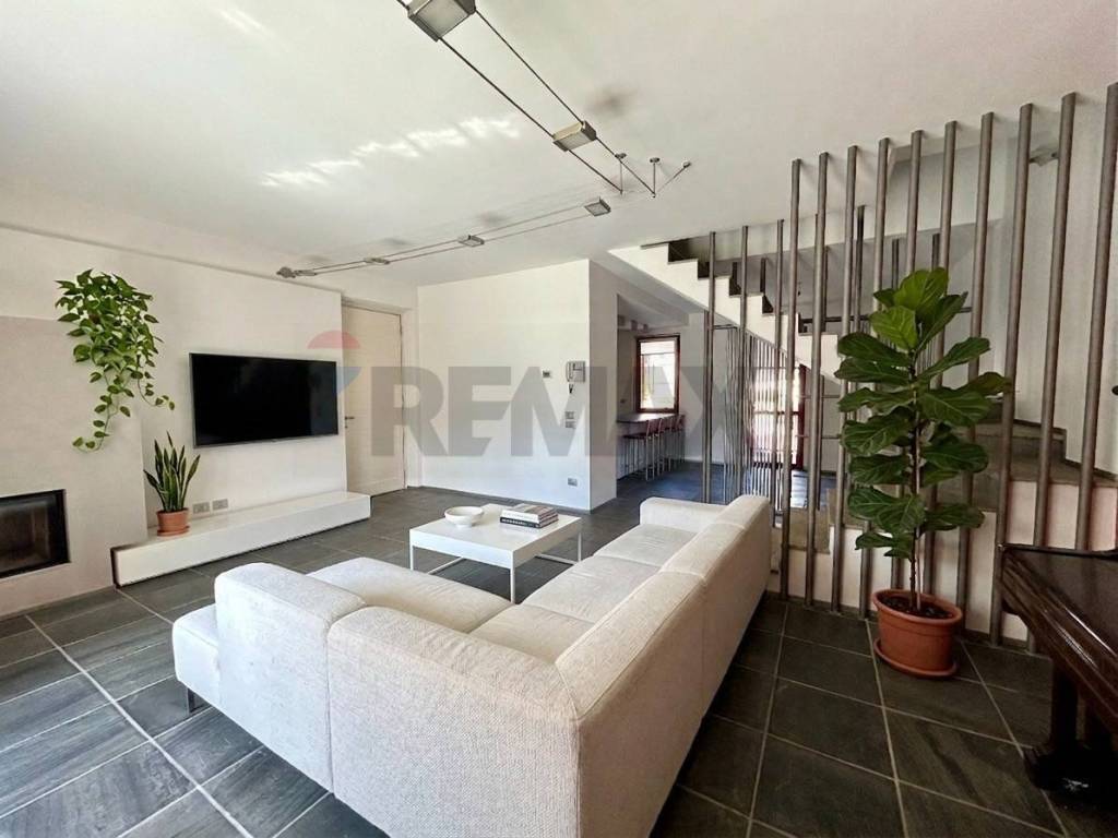 casa indipendente in vendita a Costa Volpino in zona Volpino