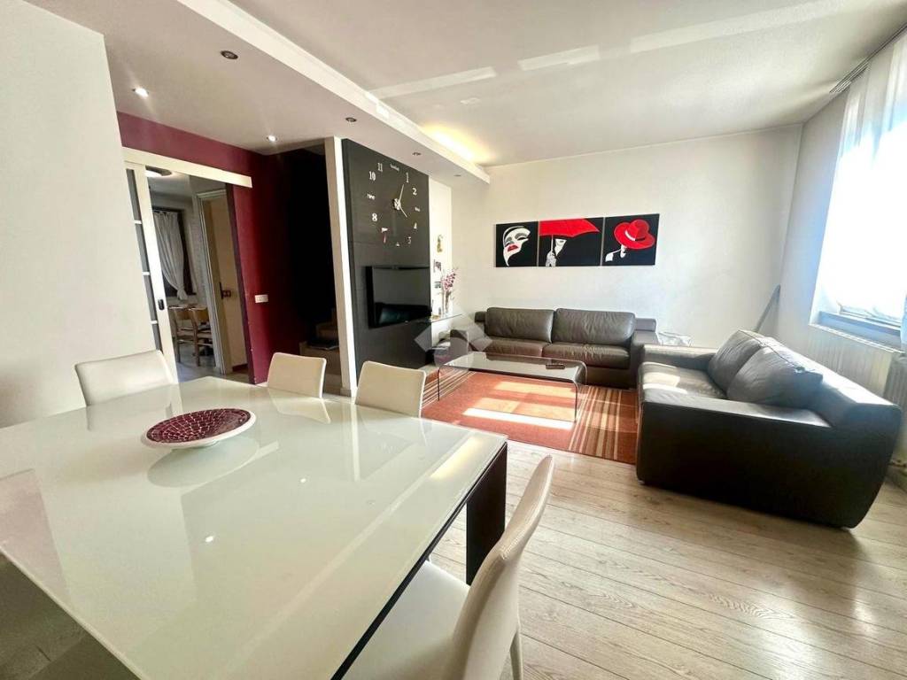 casa indipendente in vendita a Costa Volpino