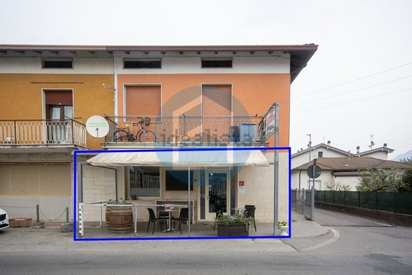 negozio in vendita a Costa Volpino