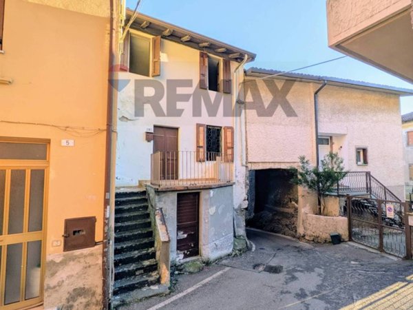 casa semindipendente in vendita a Costa Volpino in zona Volpino