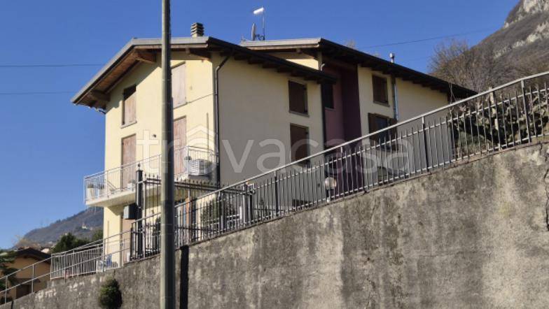 appartamento in vendita a Costa Volpino