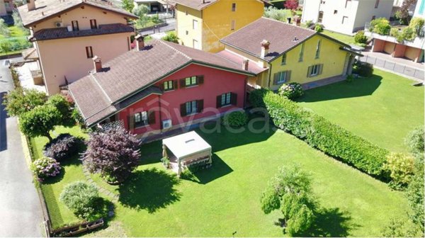 casa indipendente in vendita a Costa Volpino in zona Volpino