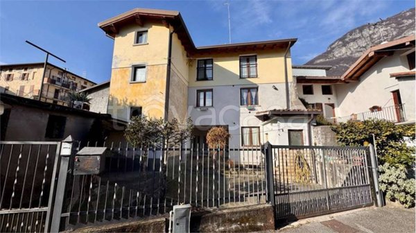 casa indipendente in vendita a Costa Volpino in zona Volpino
