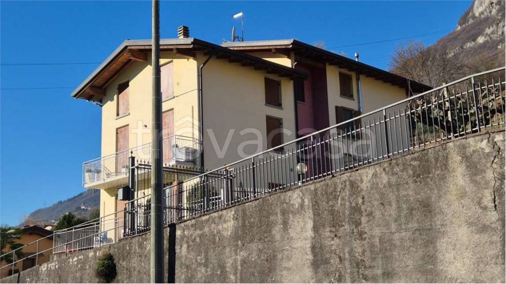 appartamento in vendita a Costa Volpino