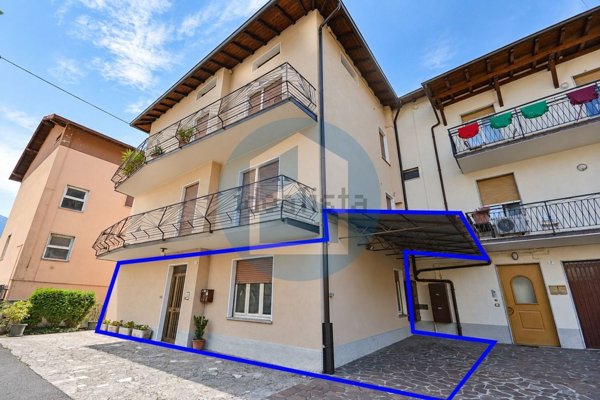 appartamento in vendita a Costa Volpino in zona Volpino