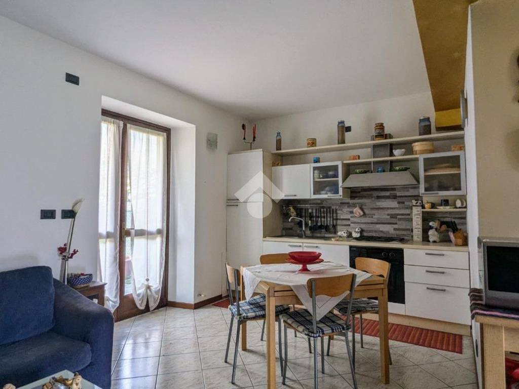 appartamento in vendita a Costa Volpino in zona Volpino