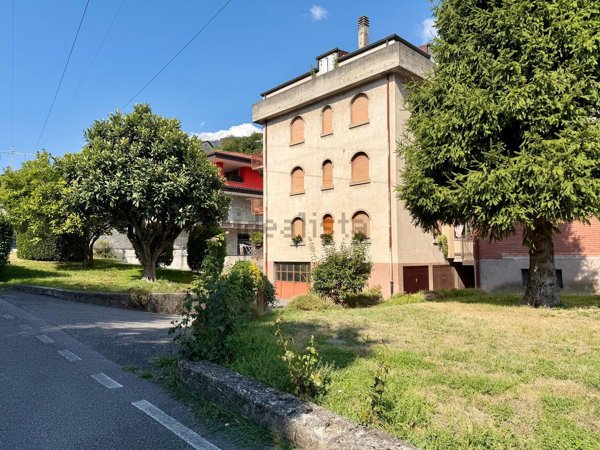 appartamento in vendita a Costa Volpino in zona Volpino