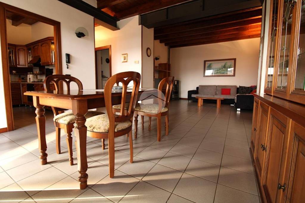 casa indipendente in vendita a Covo