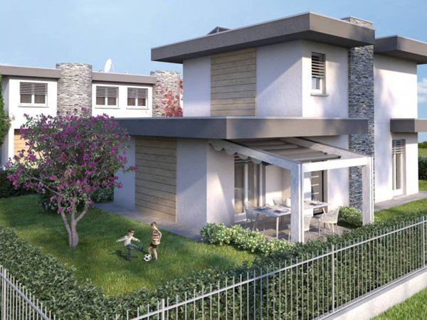 casa indipendente in vendita a Covo