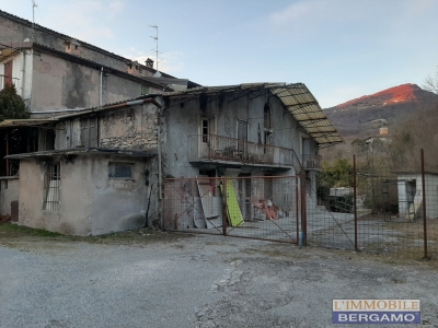 casa indipendente in vendita a Covo