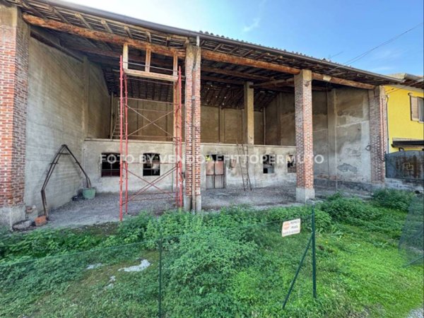casa indipendente in vendita a Covo