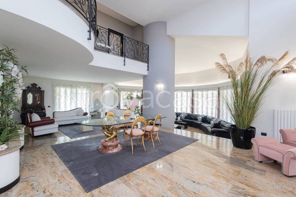 casa indipendente in vendita a Covo