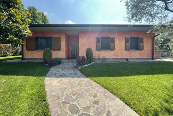 casa indipendente in vendita a Covo