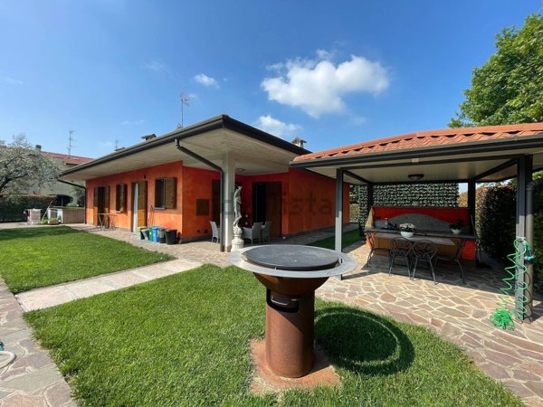 casa indipendente in vendita a Covo