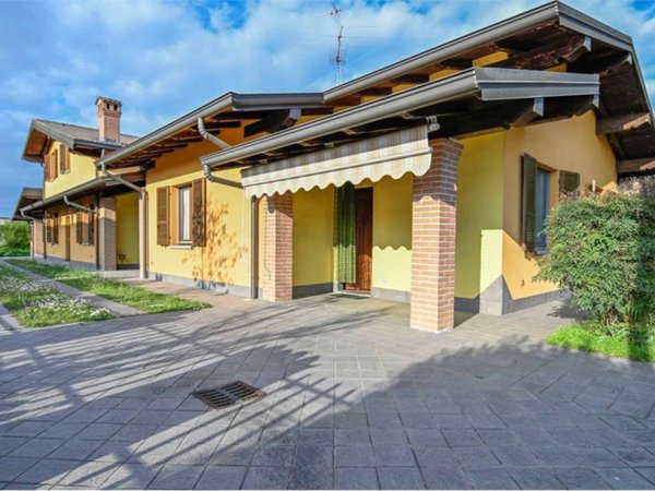 casa indipendente in vendita a Covo