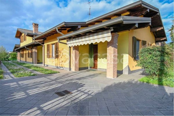 casa indipendente in vendita a Covo