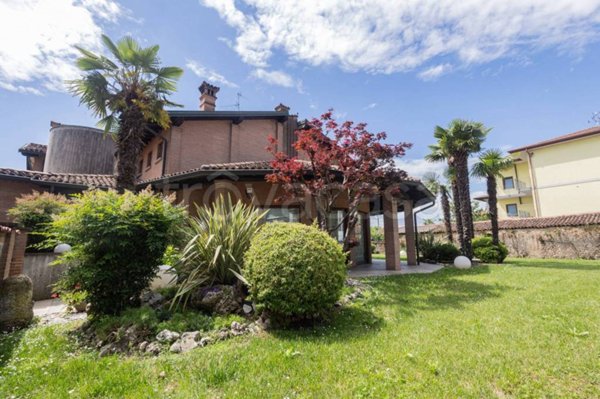 casa indipendente in vendita a Covo