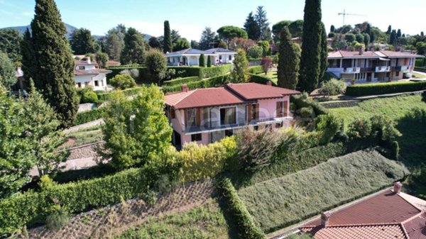casa indipendente in vendita a Credaro in zona Castel Montecchio