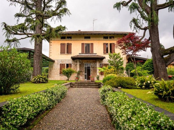 casa indipendente in vendita a Credaro