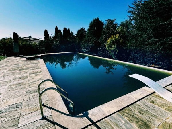 casa indipendente in vendita a Credaro in zona Castel Montecchio