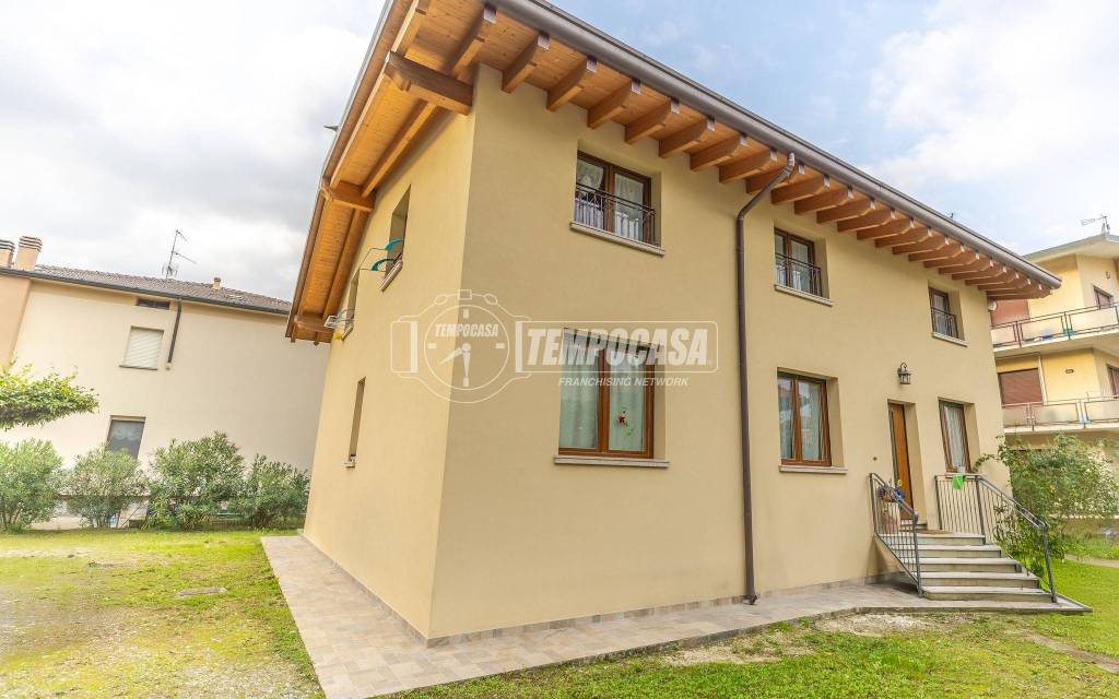 casa indipendente in vendita a Credaro