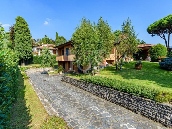 casa indipendente in vendita a Credaro in zona Castel Montecchio