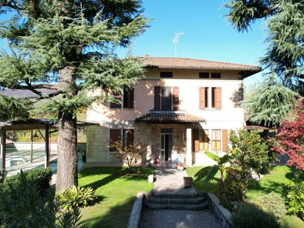 casa indipendente in vendita a Credaro