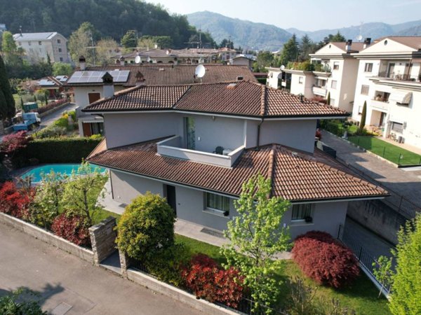 casa indipendente in vendita a Credaro