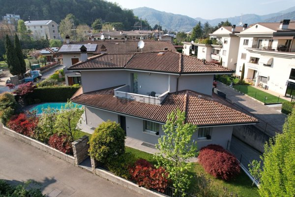 casa indipendente in vendita a Credaro