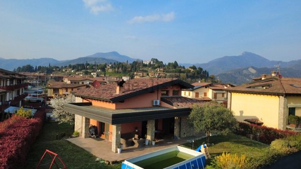 casa indipendente in vendita a Credaro