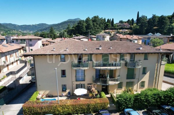 appartamento in vendita a Credaro in zona Castel Montecchio
