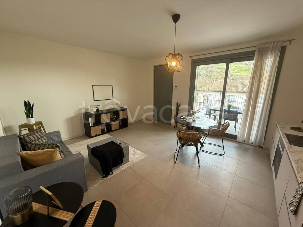 appartamento in vendita a Credaro in zona Castel Montecchio