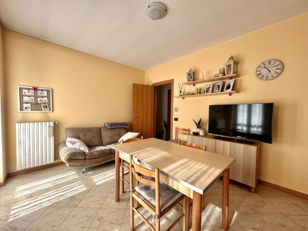 appartamento in vendita a Credaro in zona Castel Montecchio