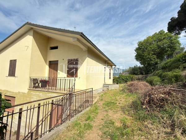 casa indipendente in vendita a Credaro in zona Castel Montecchio