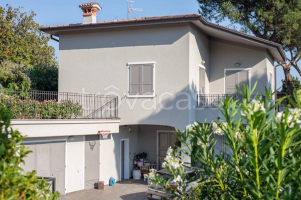casa indipendente in vendita a Credaro in zona Castel Montecchio