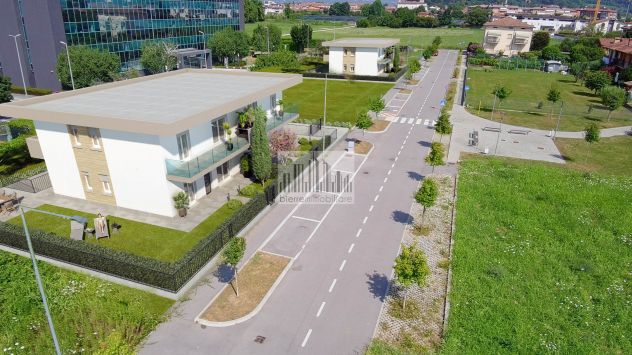 casa indipendente in vendita a Curno