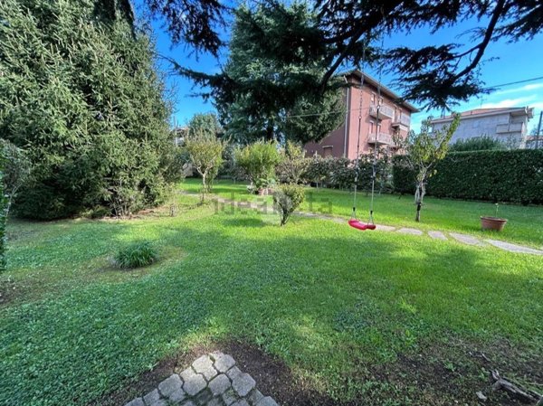 casa indipendente in vendita a Curno