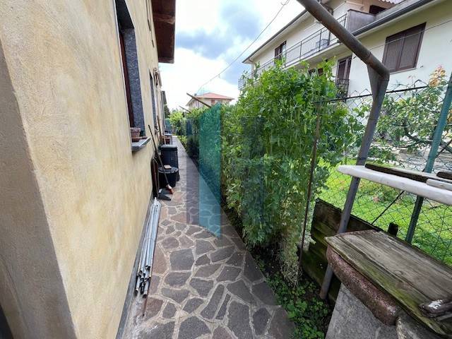 casa indipendente in vendita a Curno