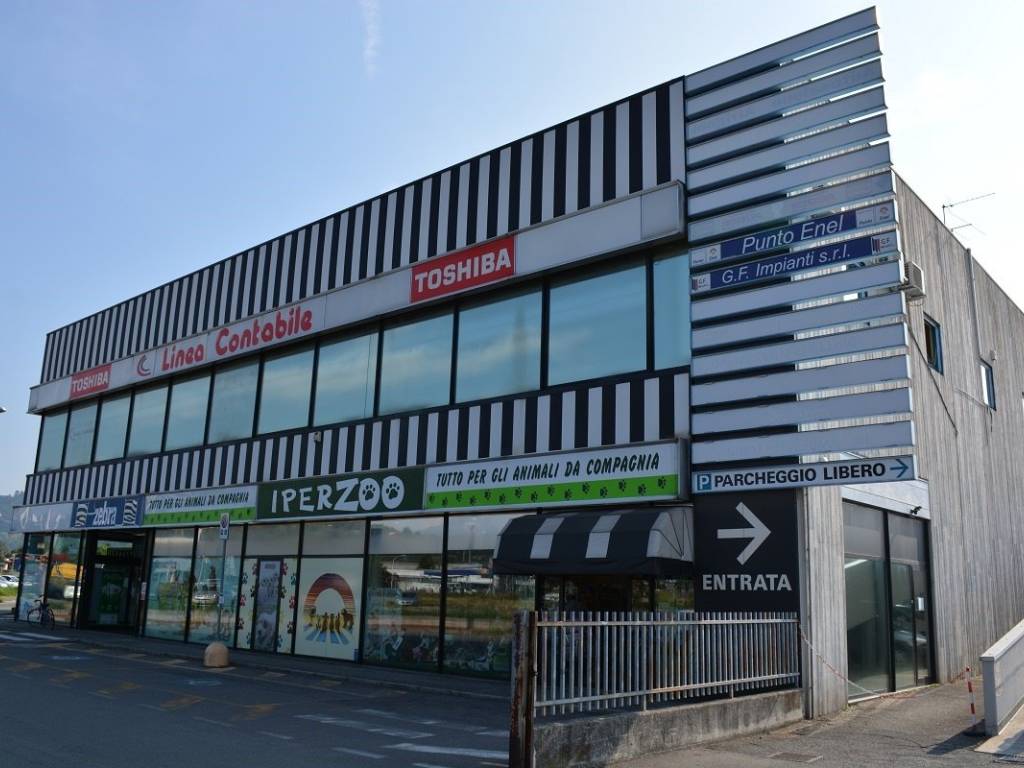 negozio in vendita a Curno