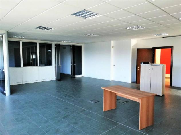 ufficio in vendita a Curno