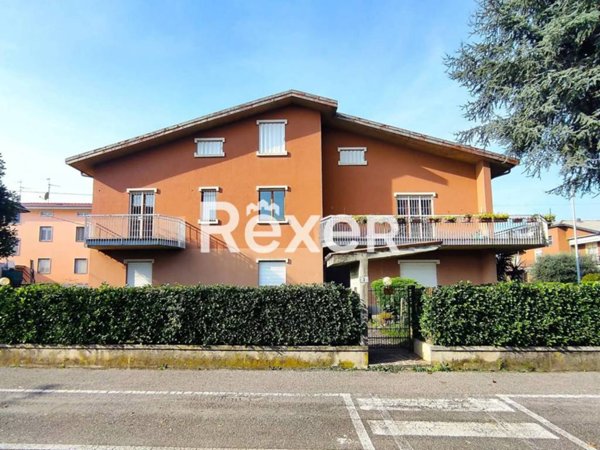 casa indipendente in vendita a Curno