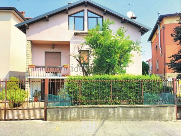 casa indipendente in vendita a Curno