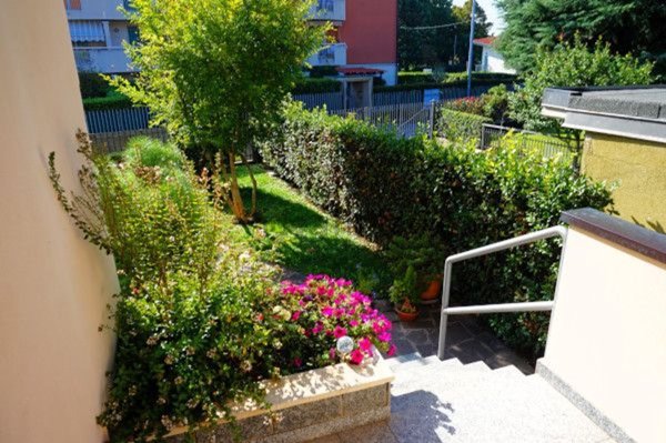 casa indipendente in vendita a Curno