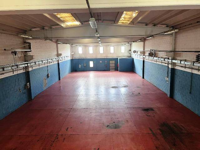 locale commerciale in vendita a Curno