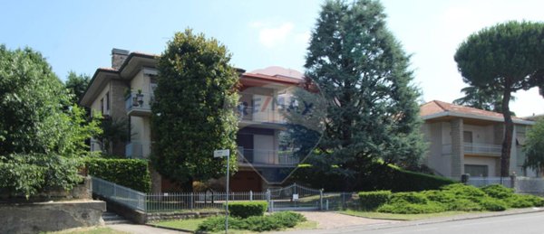casa indipendente in vendita a Curno