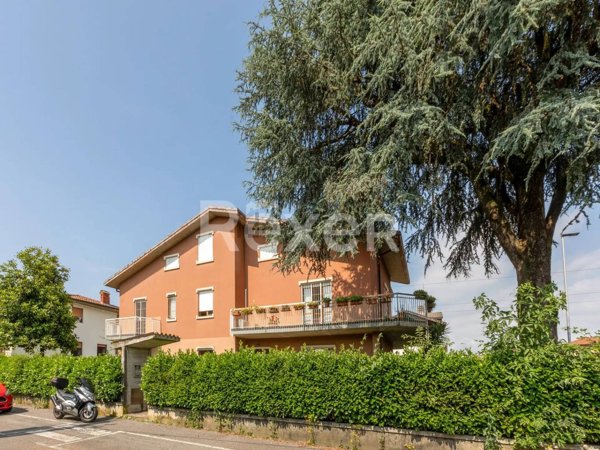 casa indipendente in vendita a Curno