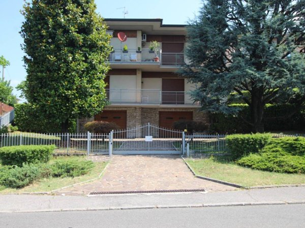 casa indipendente in vendita a Curno